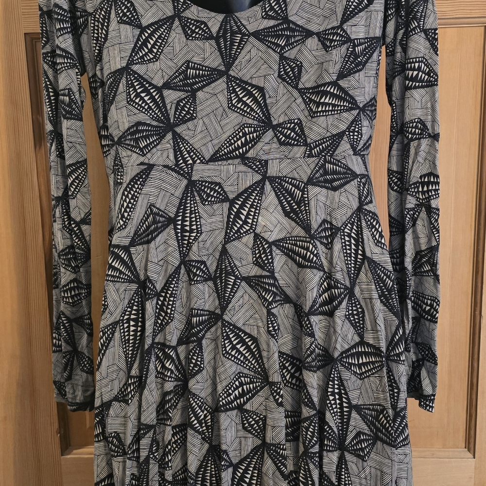 The Pyramid Collection Black and Cream Geometric Dress Boat Neck Pockets Size M - Picture 10 of 10